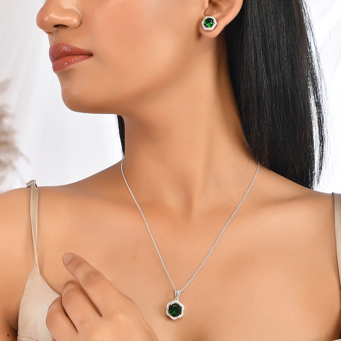 925 Sterling Silver Green Round Cut CZ Pendant Set - Image 2