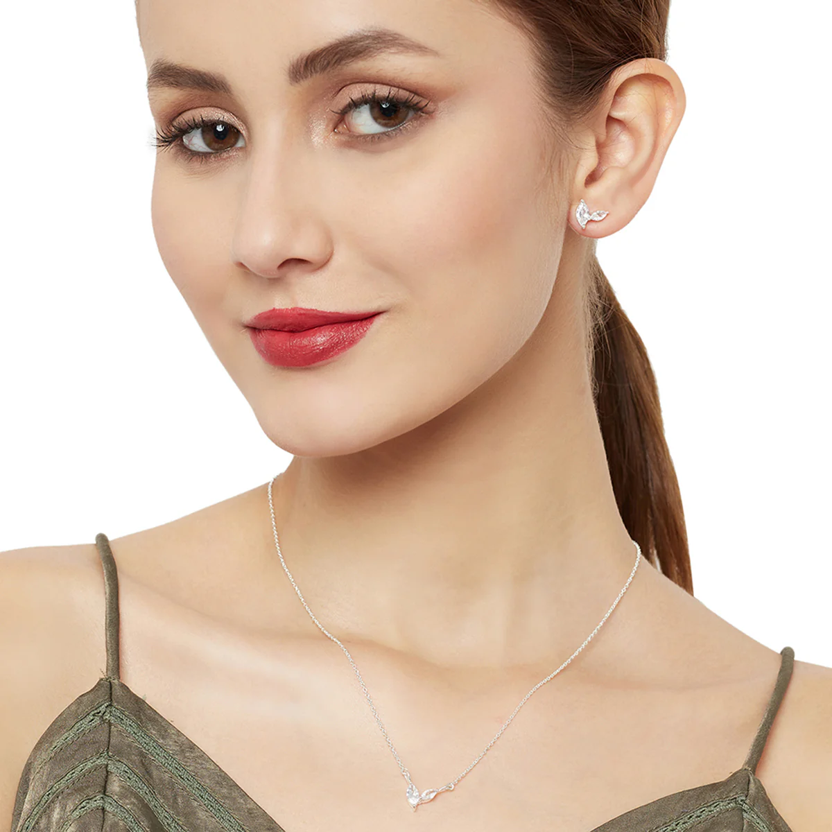 925 Sterling Silver Pendant Set Glittering with CZ Diamonds - Image 2