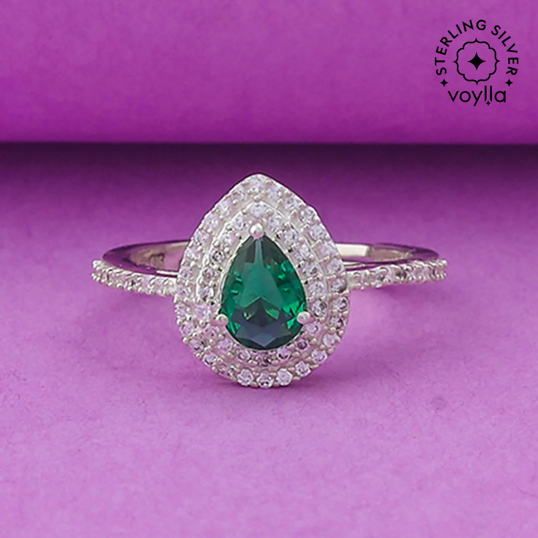925 Sterling Silver Ring Studded With Green Stones