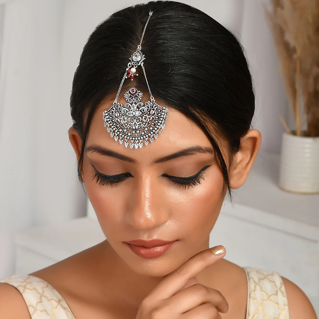 Abharan Ethnic White Pearls and White Stone Maang Tika - Image 2