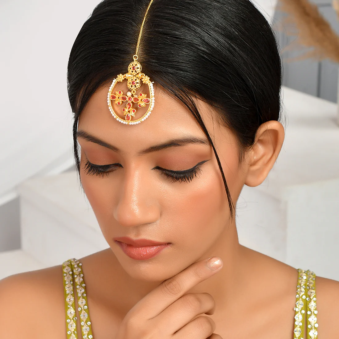 Abharan Floral Motif Teardrop Cut Red Stones and Pearls Maang Tika - Image 2