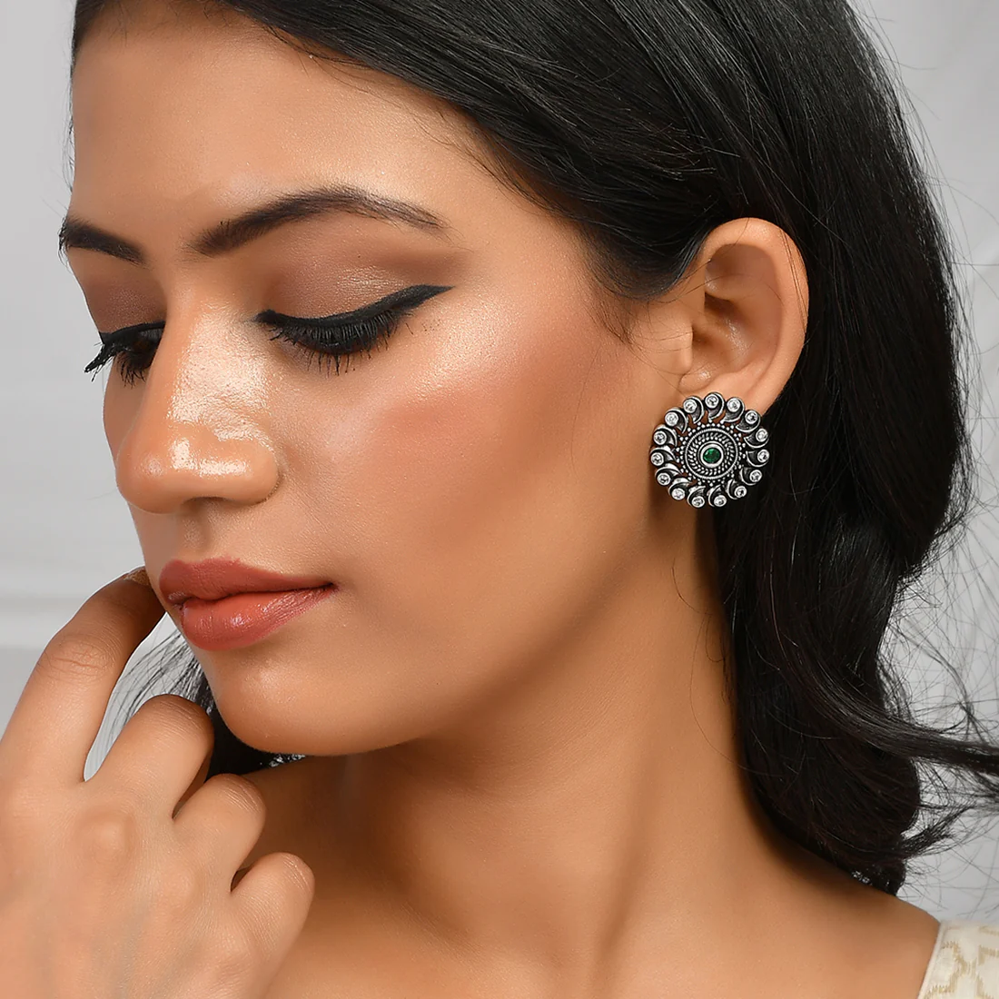 Abharan Green and White Round Cut Stones Stud Earrings - Image 2