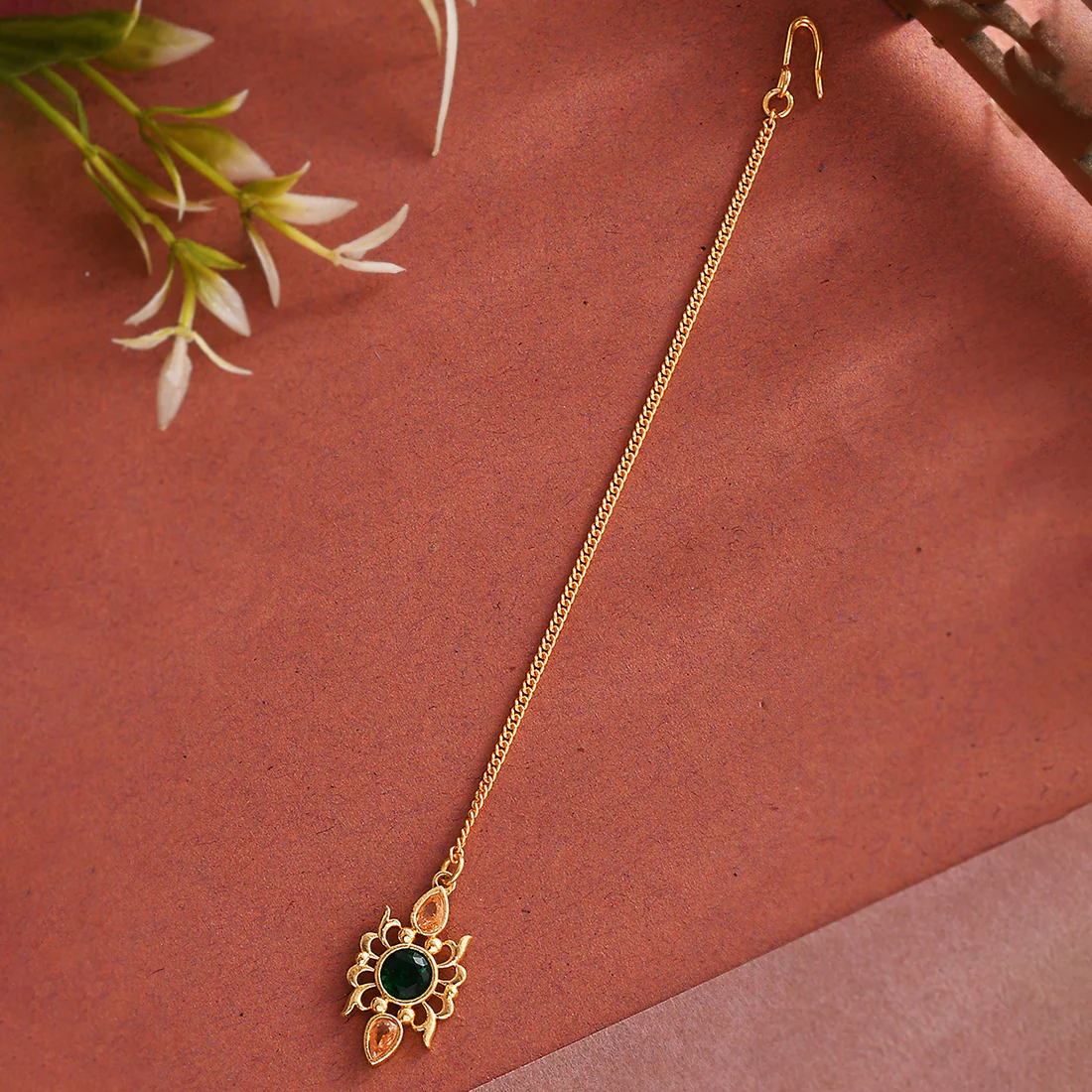 Abharan Green Stone Adorned Edgy Maang Tika
