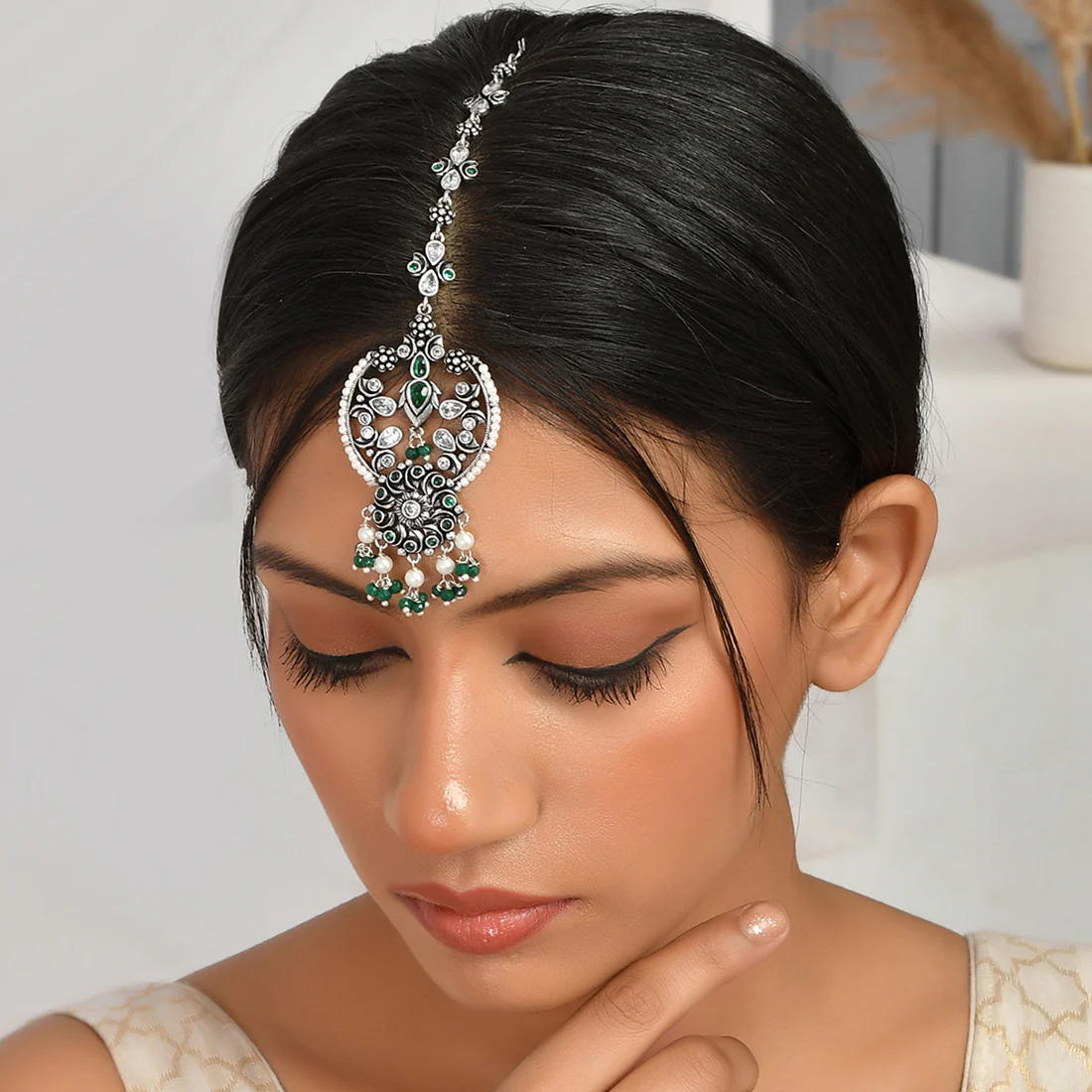 Abharan Opulent White and Green Stones Maang Tika - Image 2