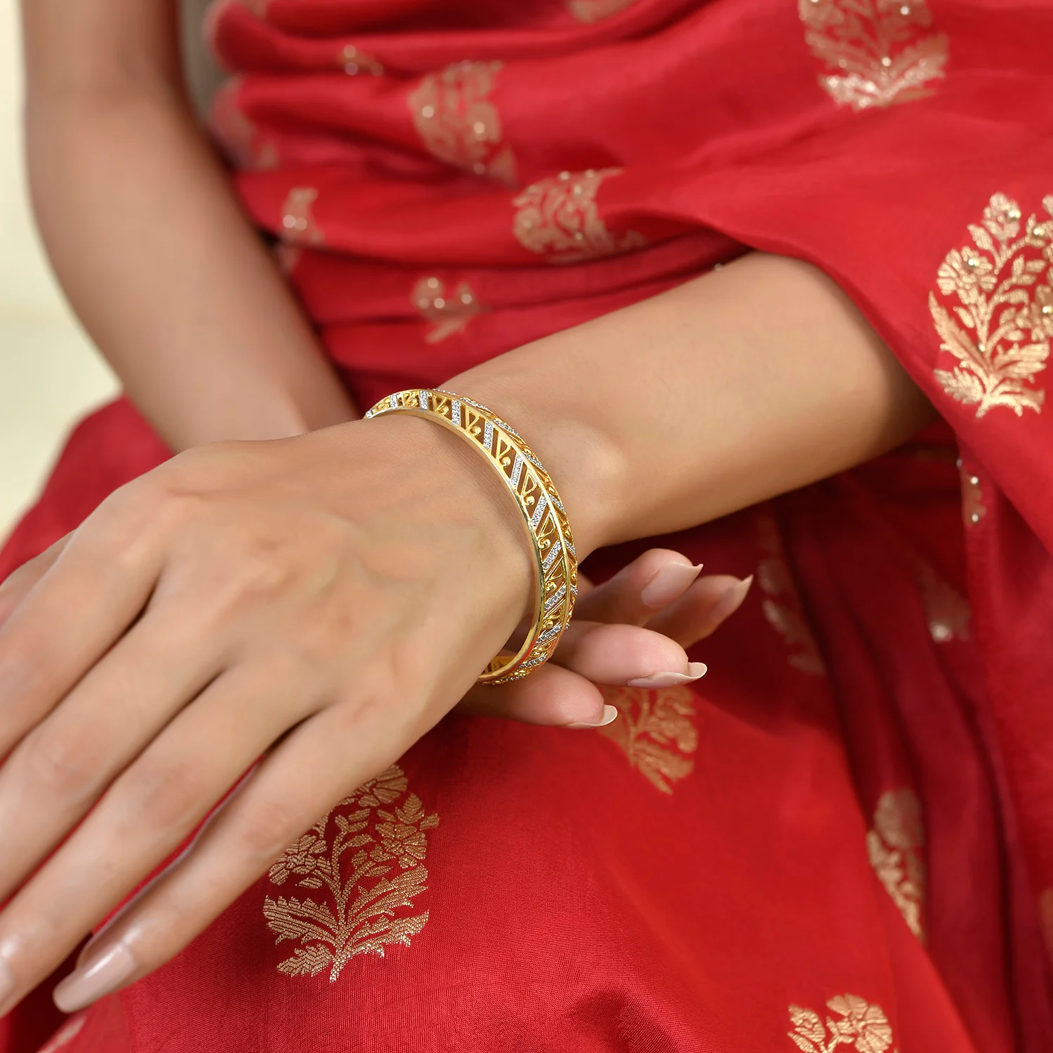 Alpana Timeless Elegance Bangle - Image 2