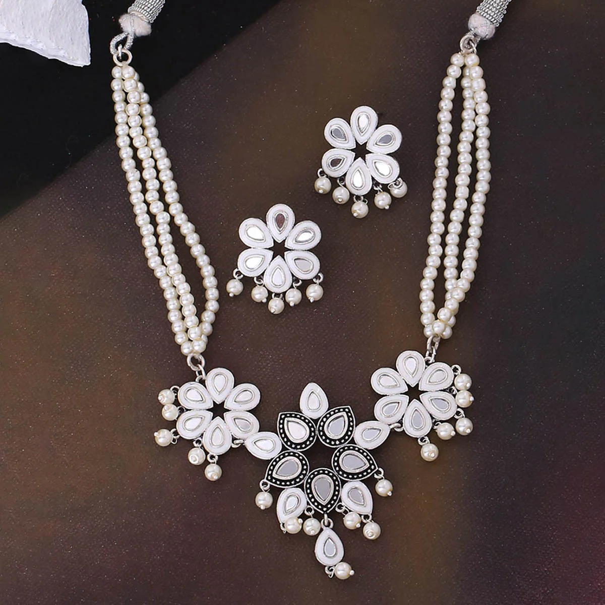 Amaira Faux Pearls Adorned Necklace Set