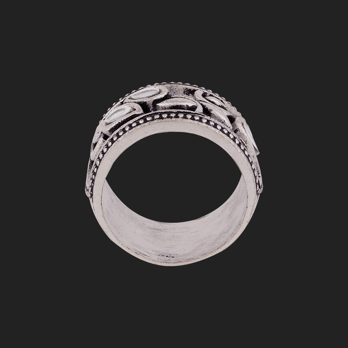 Amaira Leaves Motifs Band Ring - Image 4
