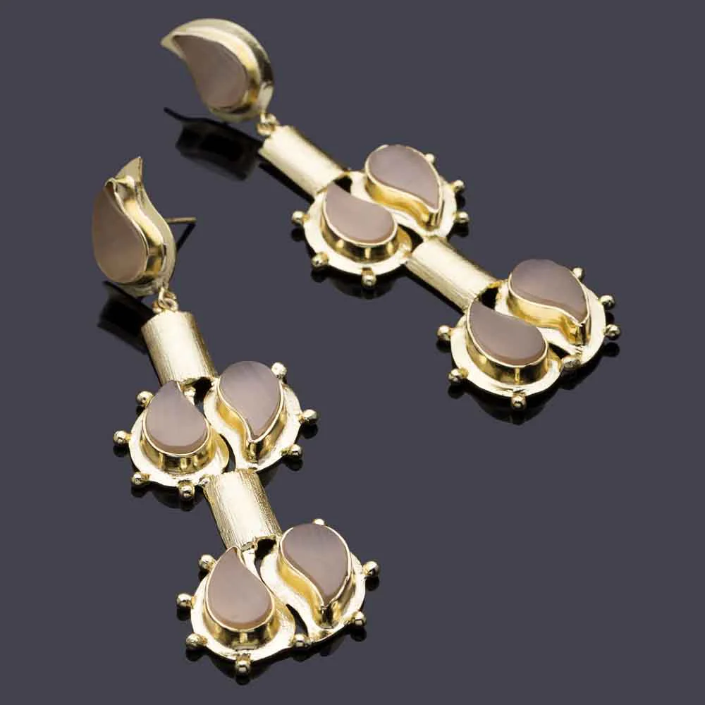 Attractive Beige Stones Adorned Pair Of Earrings