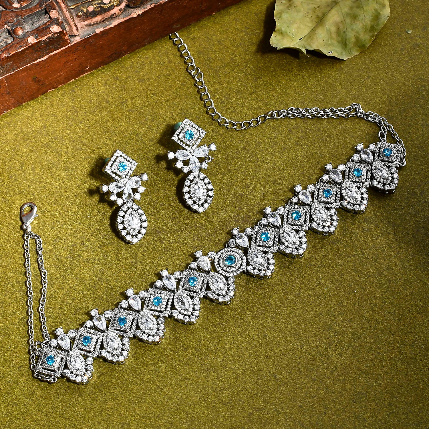 Before Sunrise Haunani Necklace Set