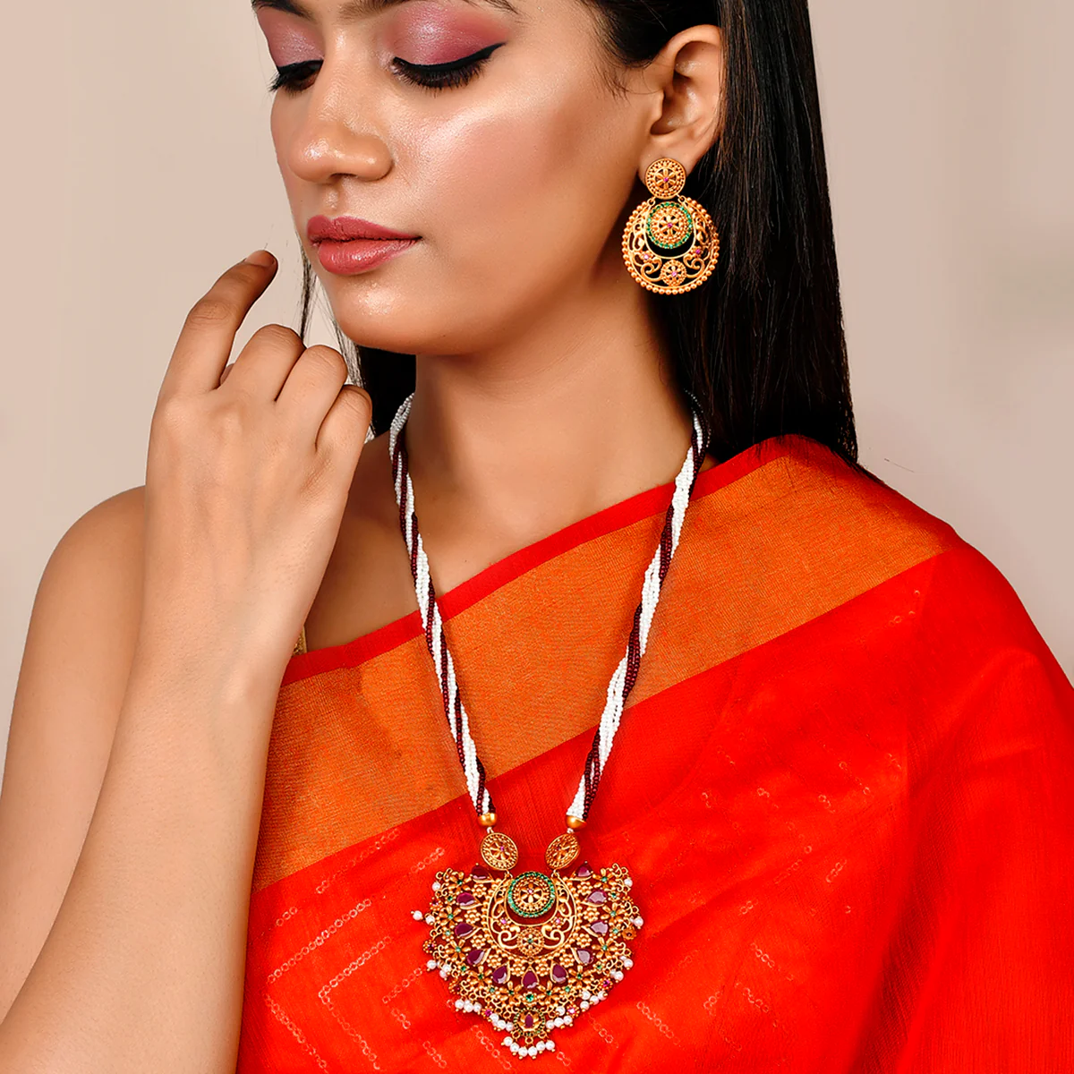 Bela Red And White Pearl Adorned Necklace Set - Image 2