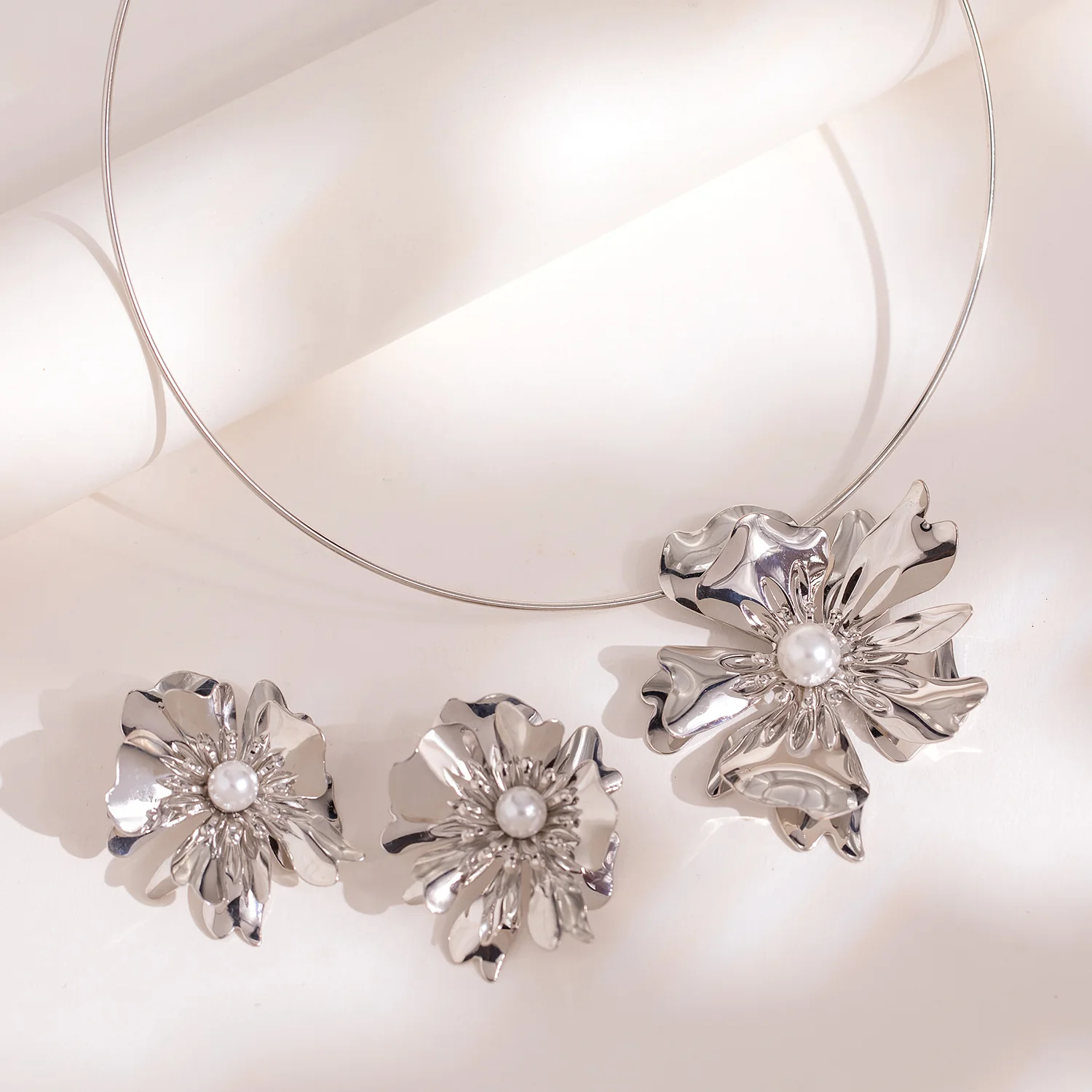 Blume Floral Drama Pendant Set