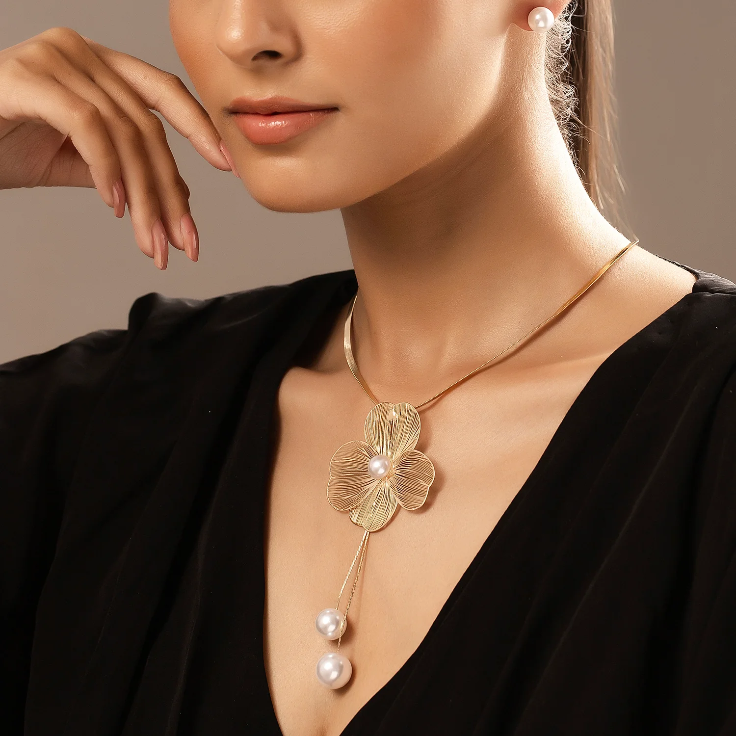 Blume Pearl Petal Drop Pendant Set - Image 3