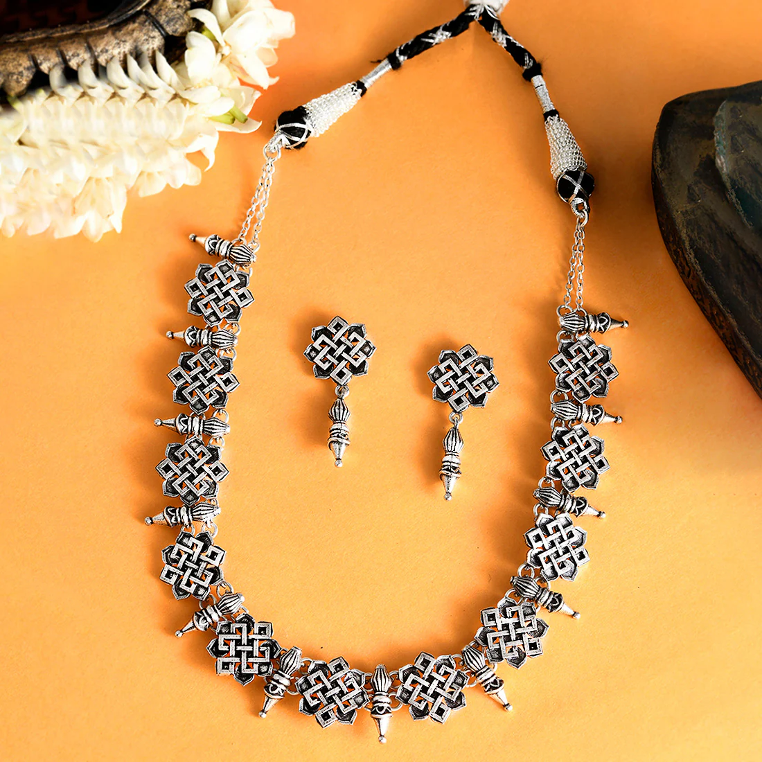 Bodhi Eternal Knot Necklace Set