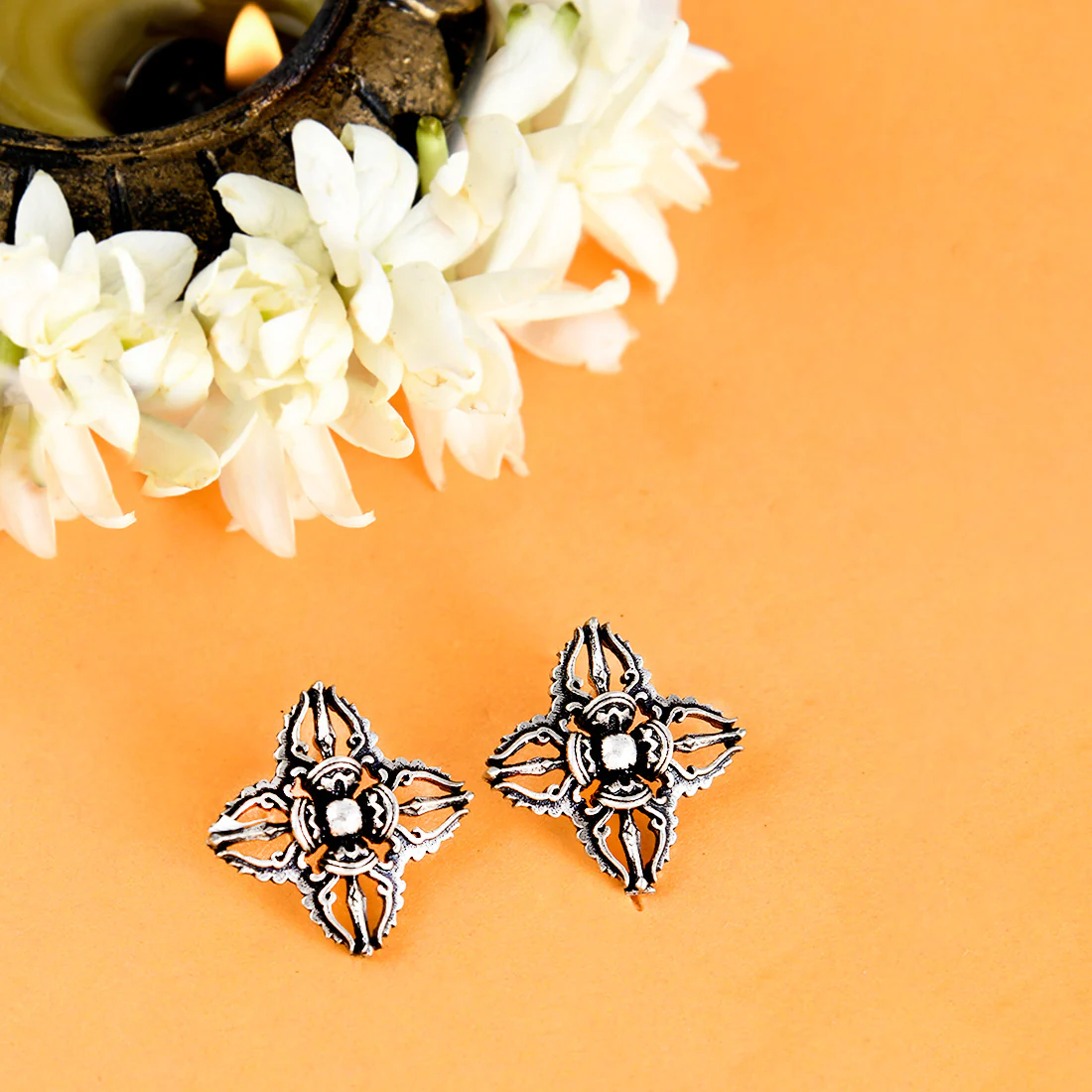 Bodhi Vishvavajra - A Double Dorje Studs
