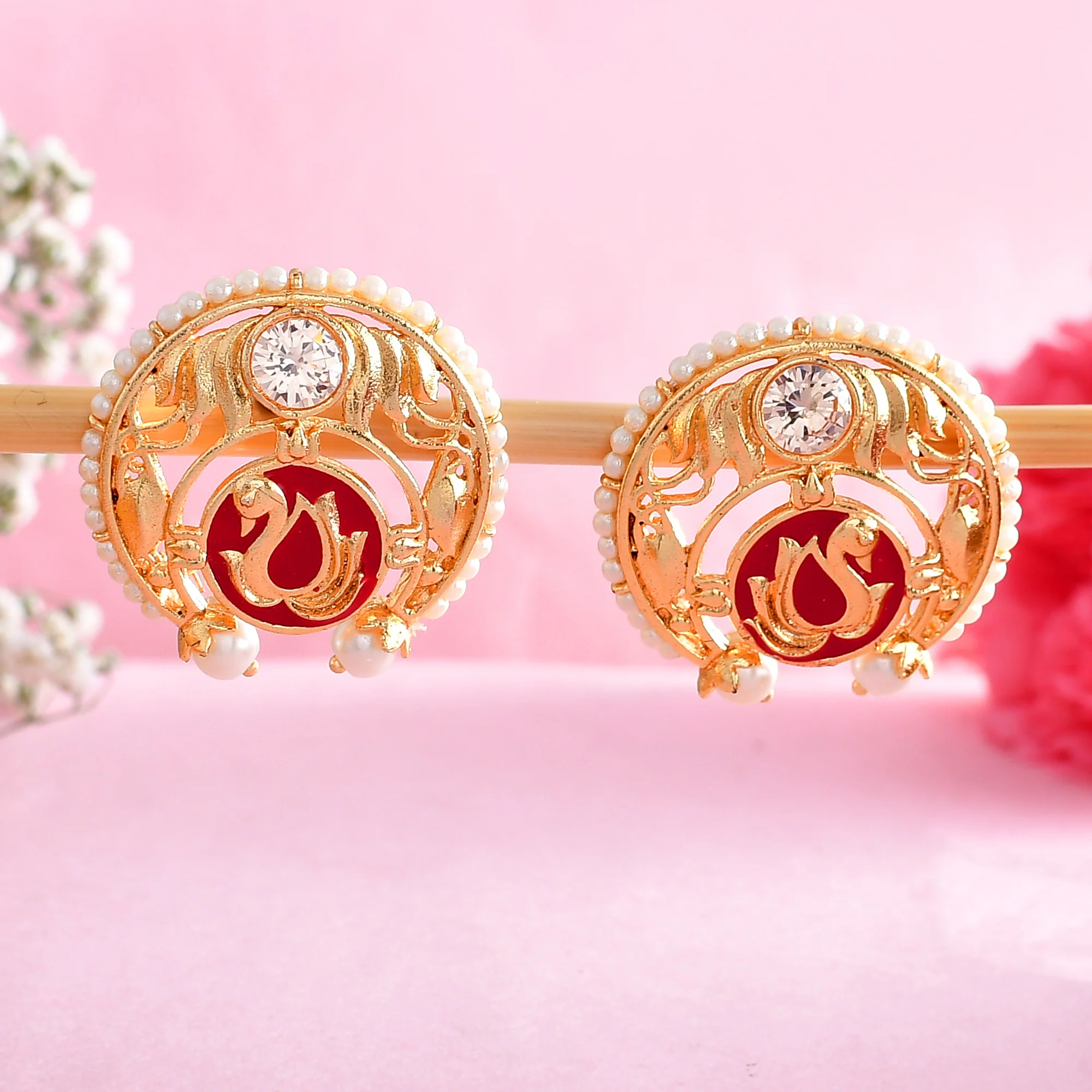 Brilliant Round-Defined Gold-Plated Oxidised Earring