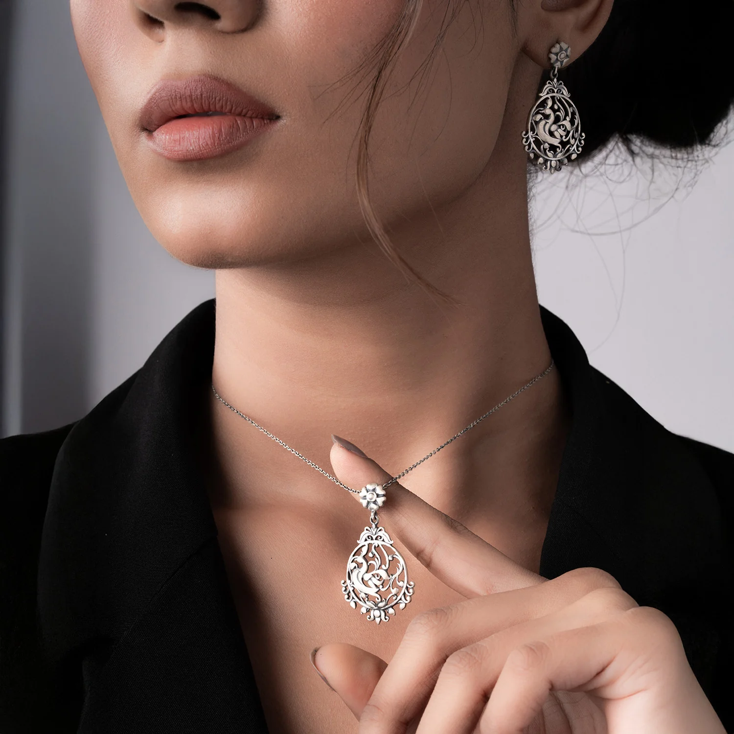 Cave Chronicles 925 Sterling Silver Peacock Reverie Pendant Set - Image 3