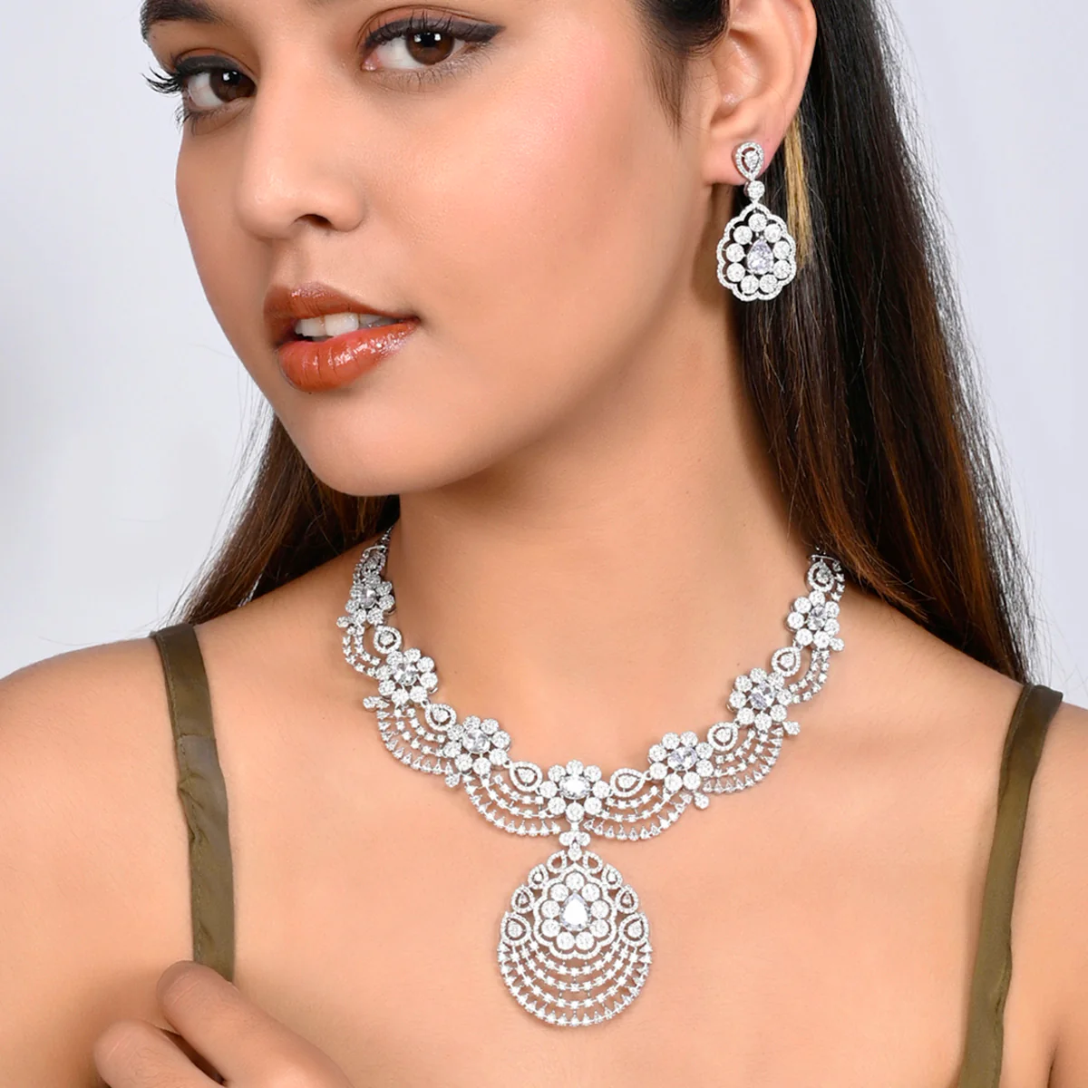CZ Elegance Cluster Setting Heavily Embellished Jewellery Set - Image 2