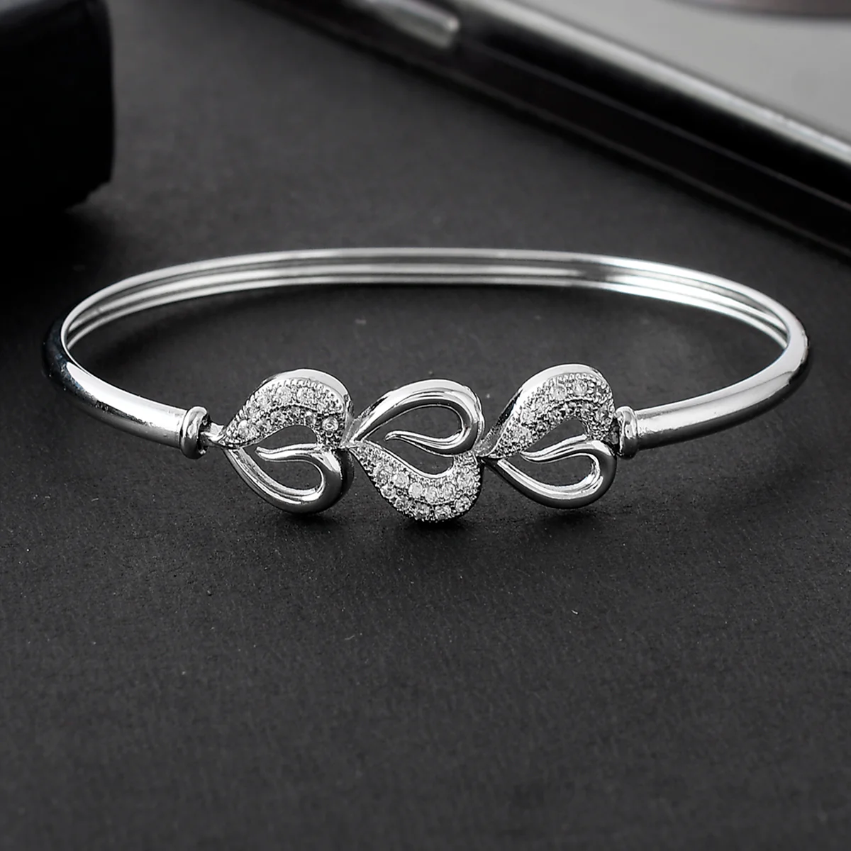 CZ Elegance Cutwork Pattern White Zircons Bracelet