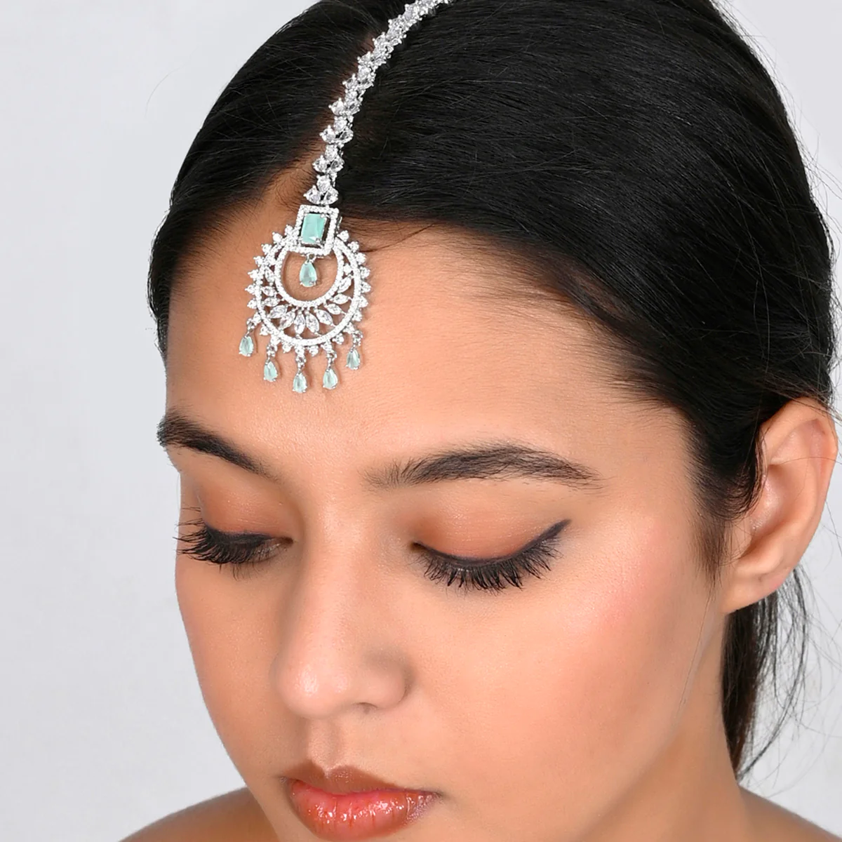 CZ Elegance Emerald Cut CZ Maang Tika - Image 2
