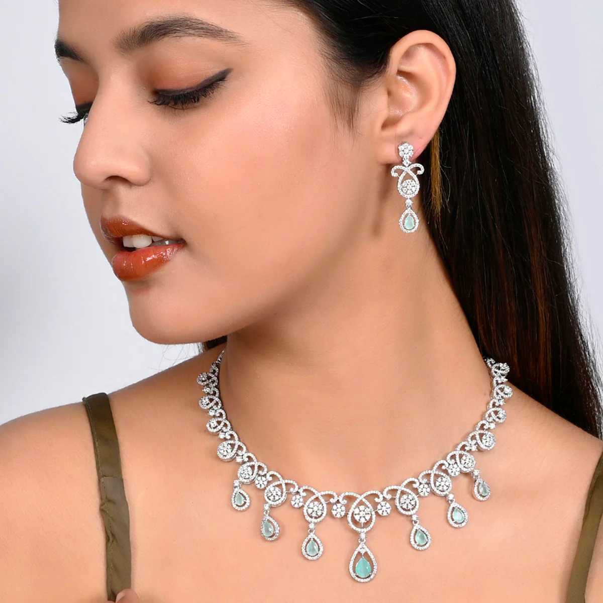 CZ Elegance Floral Jewellery Set - Image 2