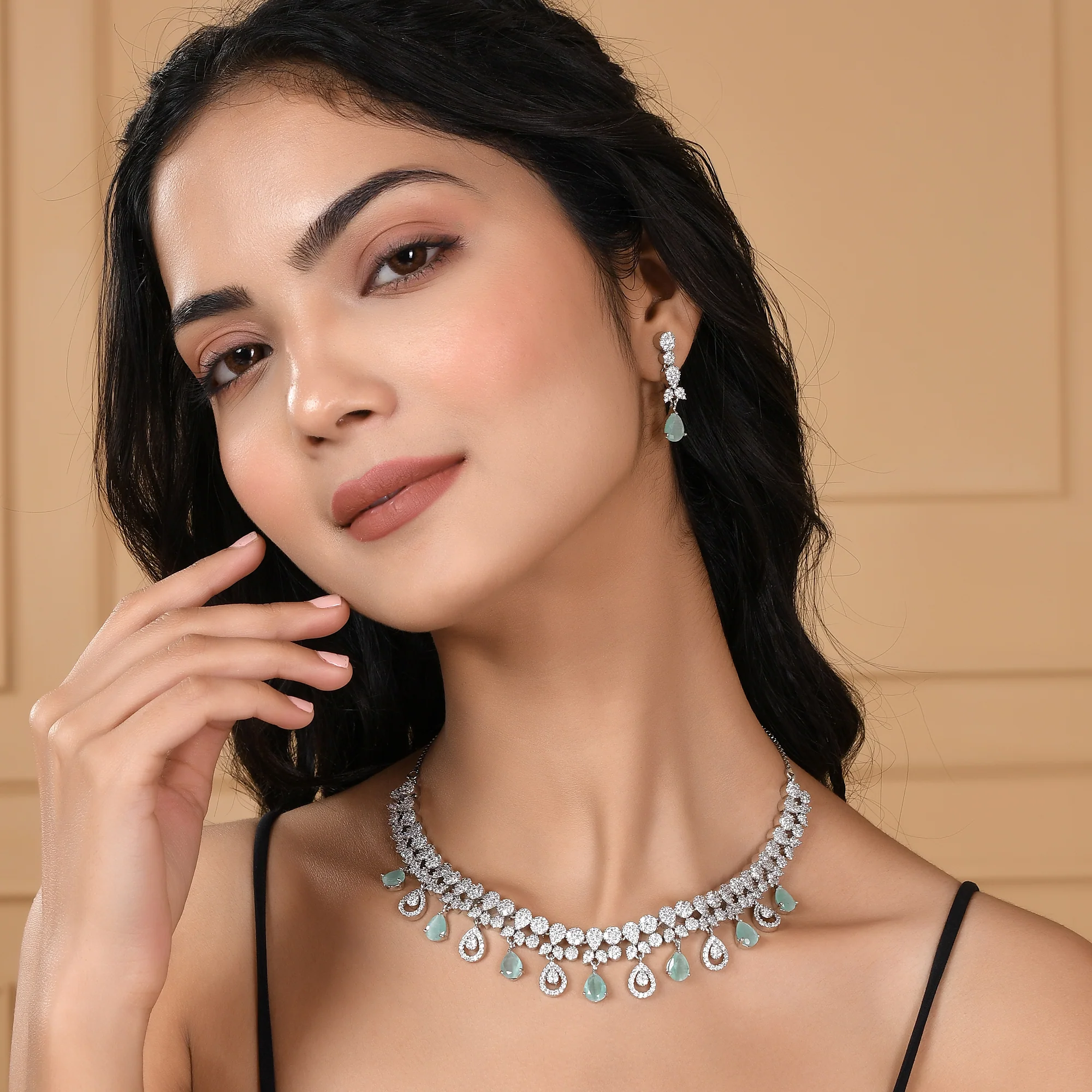 Cz Elegance Green And White Teardrop Cut Cz Jewellery Set - Image 2