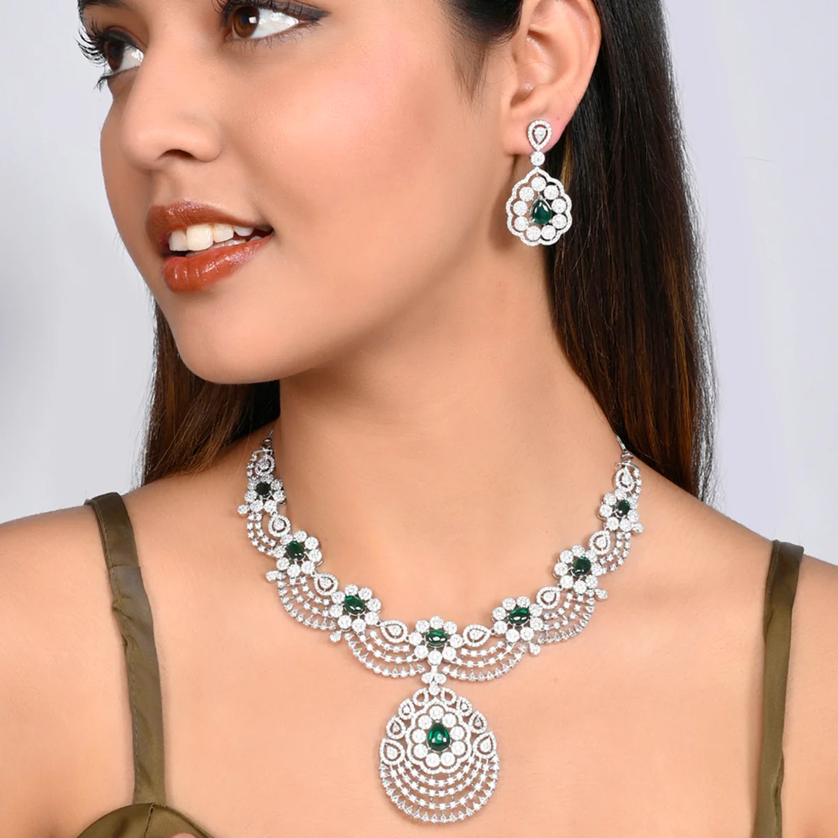 CZ Elegance Jewellery Set with Green Stones - Image 2