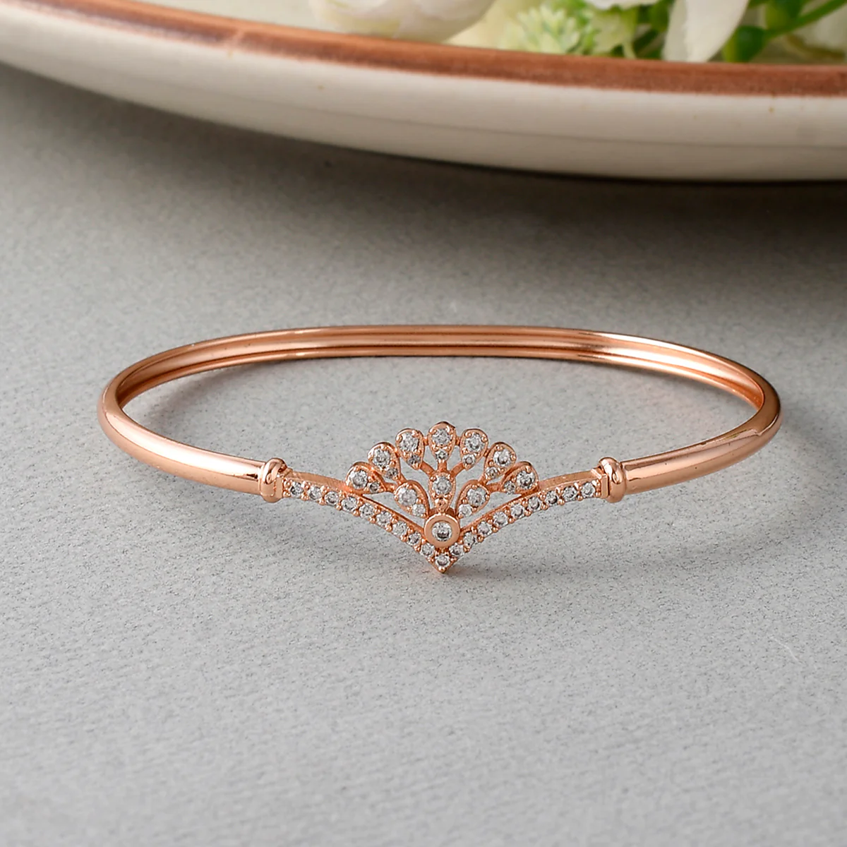 CZ Elegance Round Cut White Zircons Bracelet
