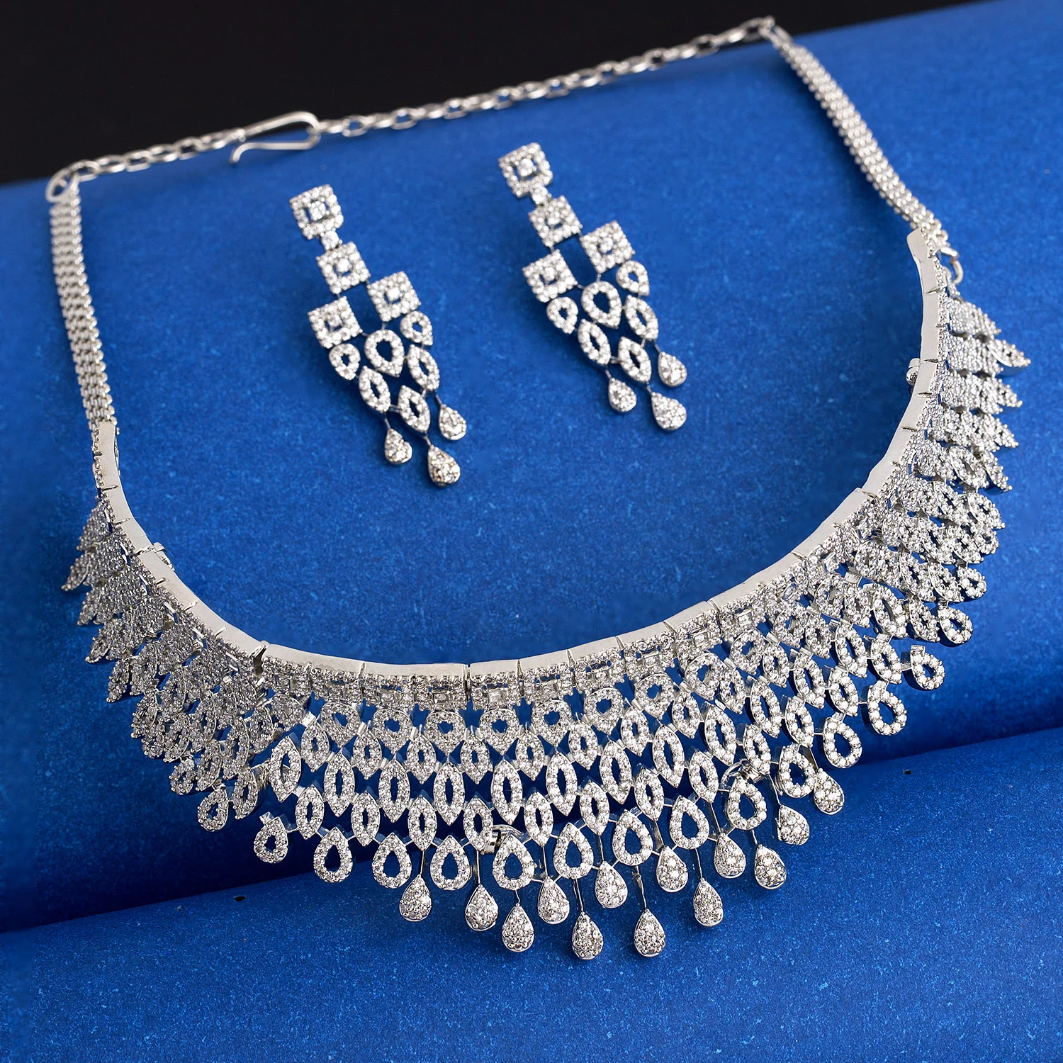 Waterfall Zircons Choker Jewellery Set