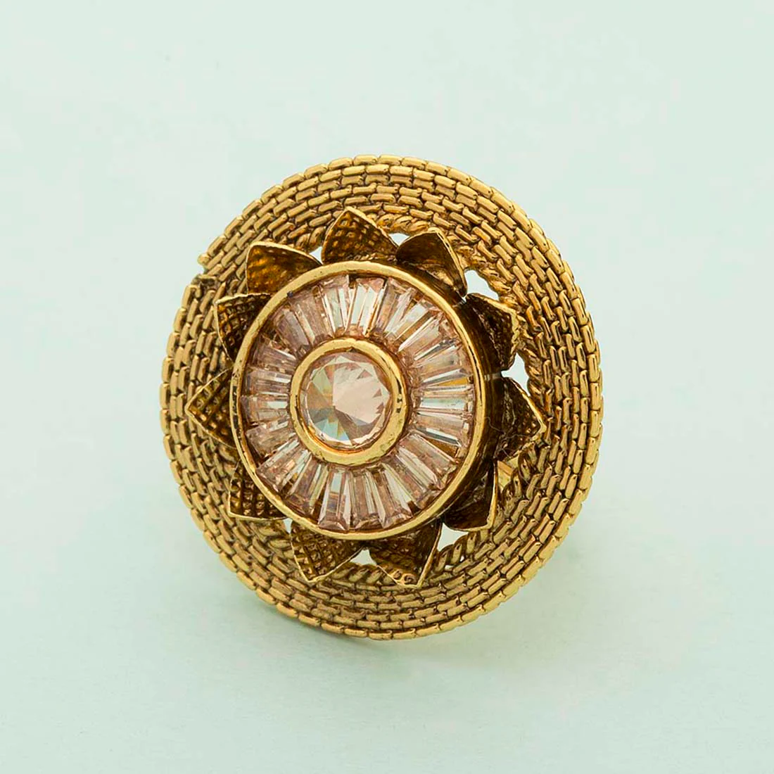 Delightful Finger Ring Embellished With Sparkling Stones