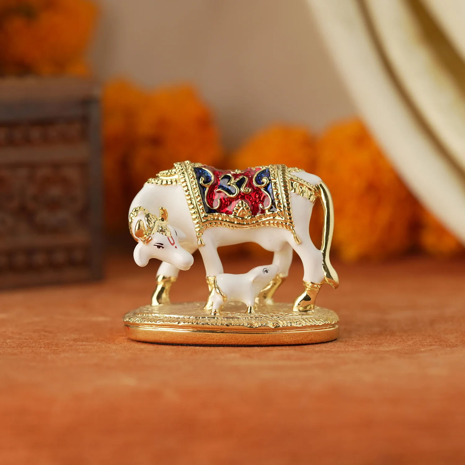 Divine Bond Festive Showpiece