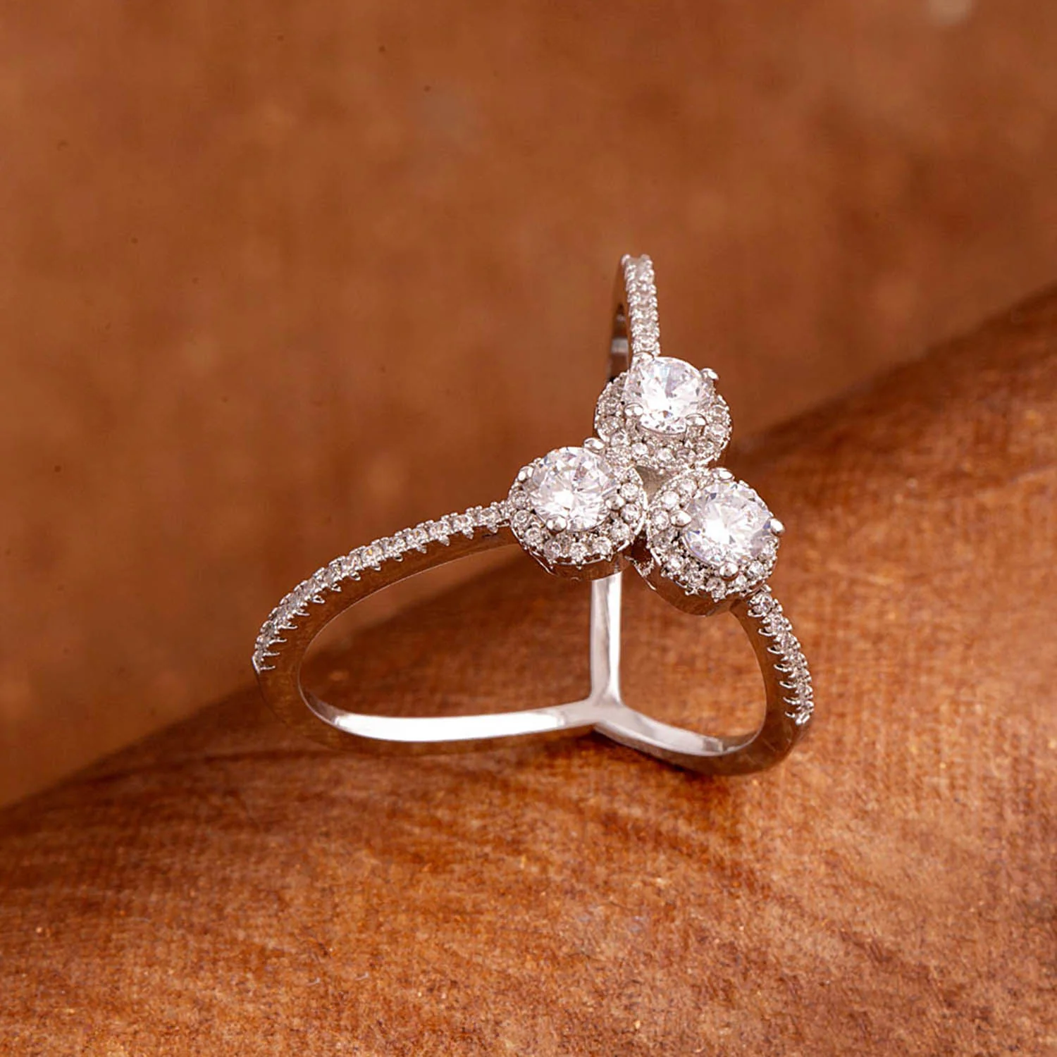 Double Finger Brass Ring