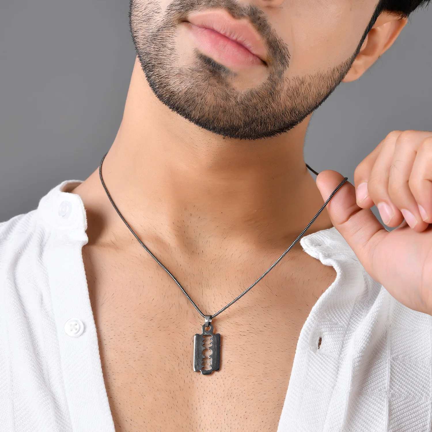 Eclipse Stylish Black Blade Mens Pendant - Image 2