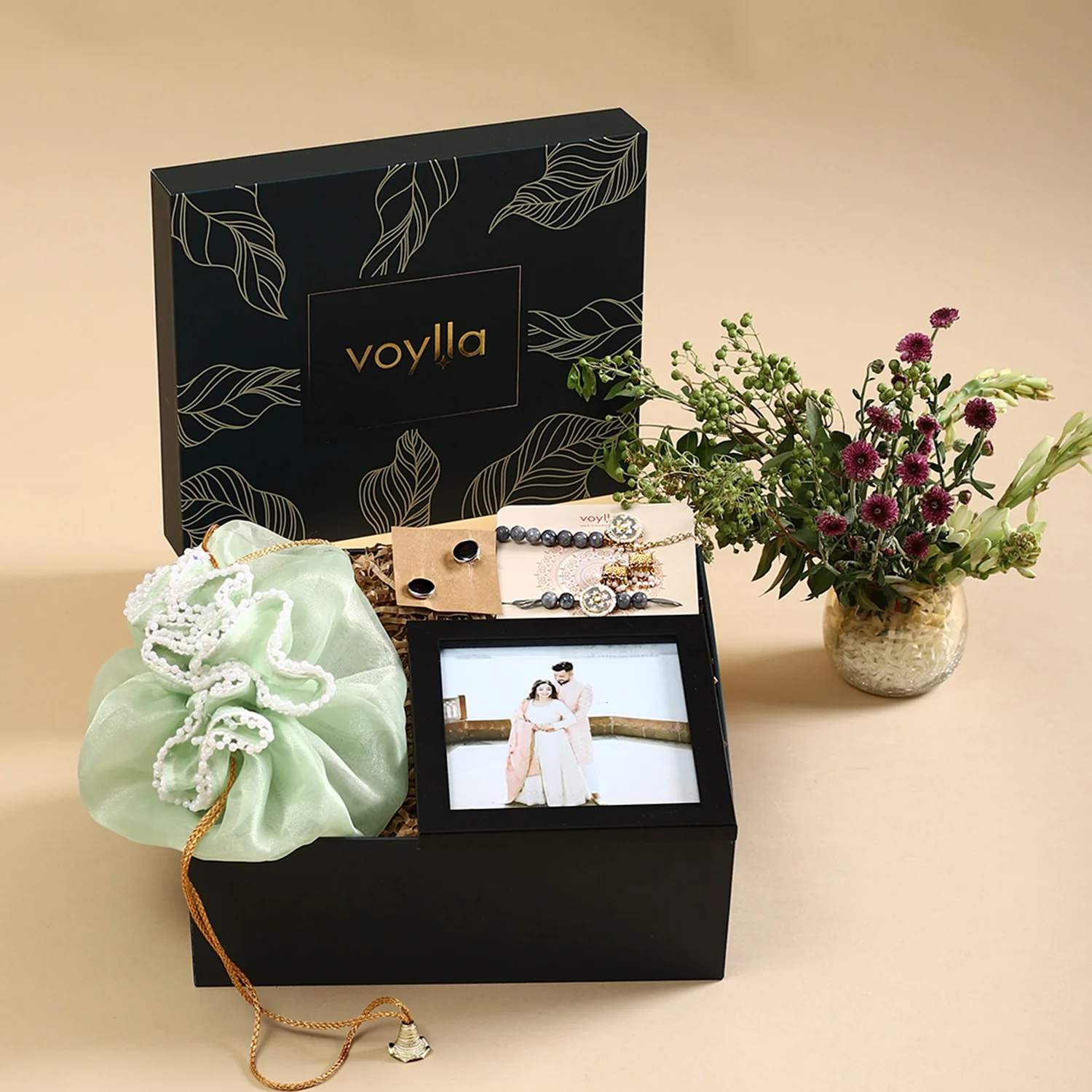 Elegant Bhaiya Bhabhi Rakhi Gift Hamper For Brother And Bhabhi - Image 2