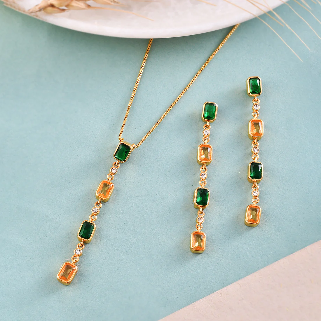 Elle Pendant Set