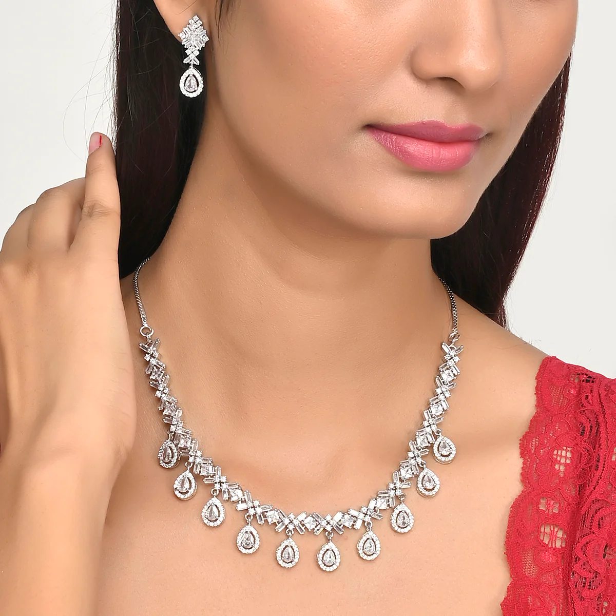Sparkling Elegance Delicate Jewellery Set - Image 2
