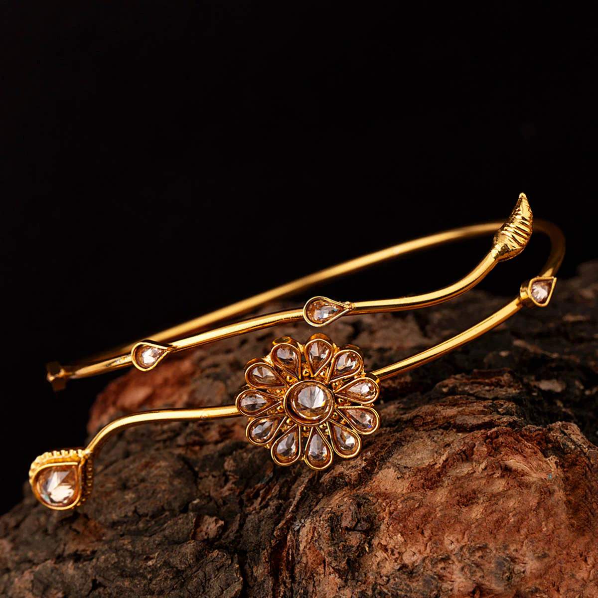 Faux Kundan Gems Adorned Armlet