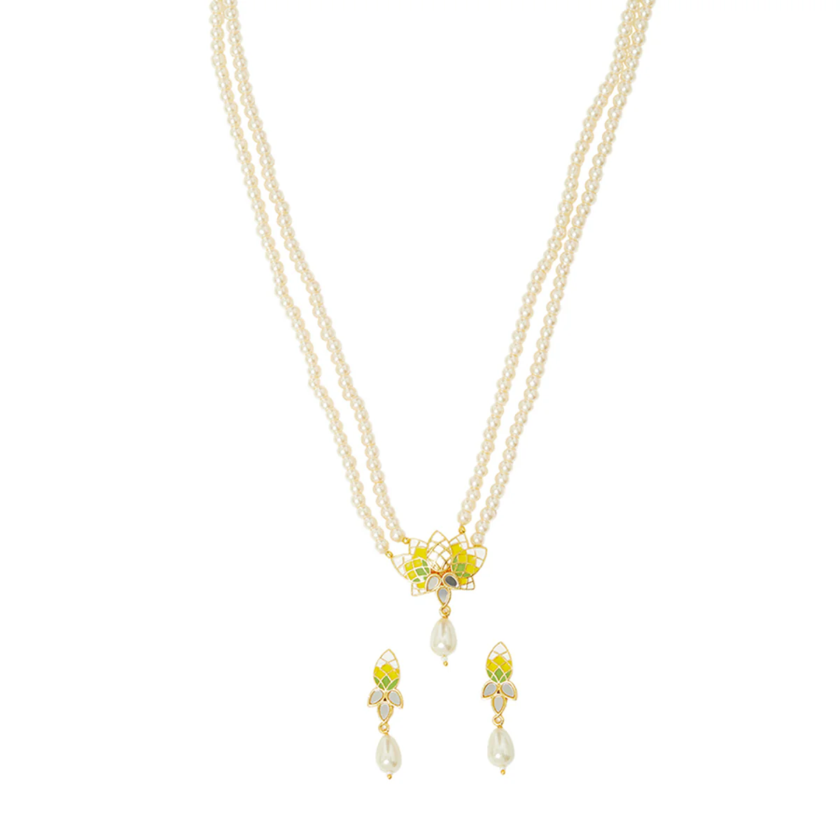 Faux White Pearls Gold Plated Necklace Set - Image 4