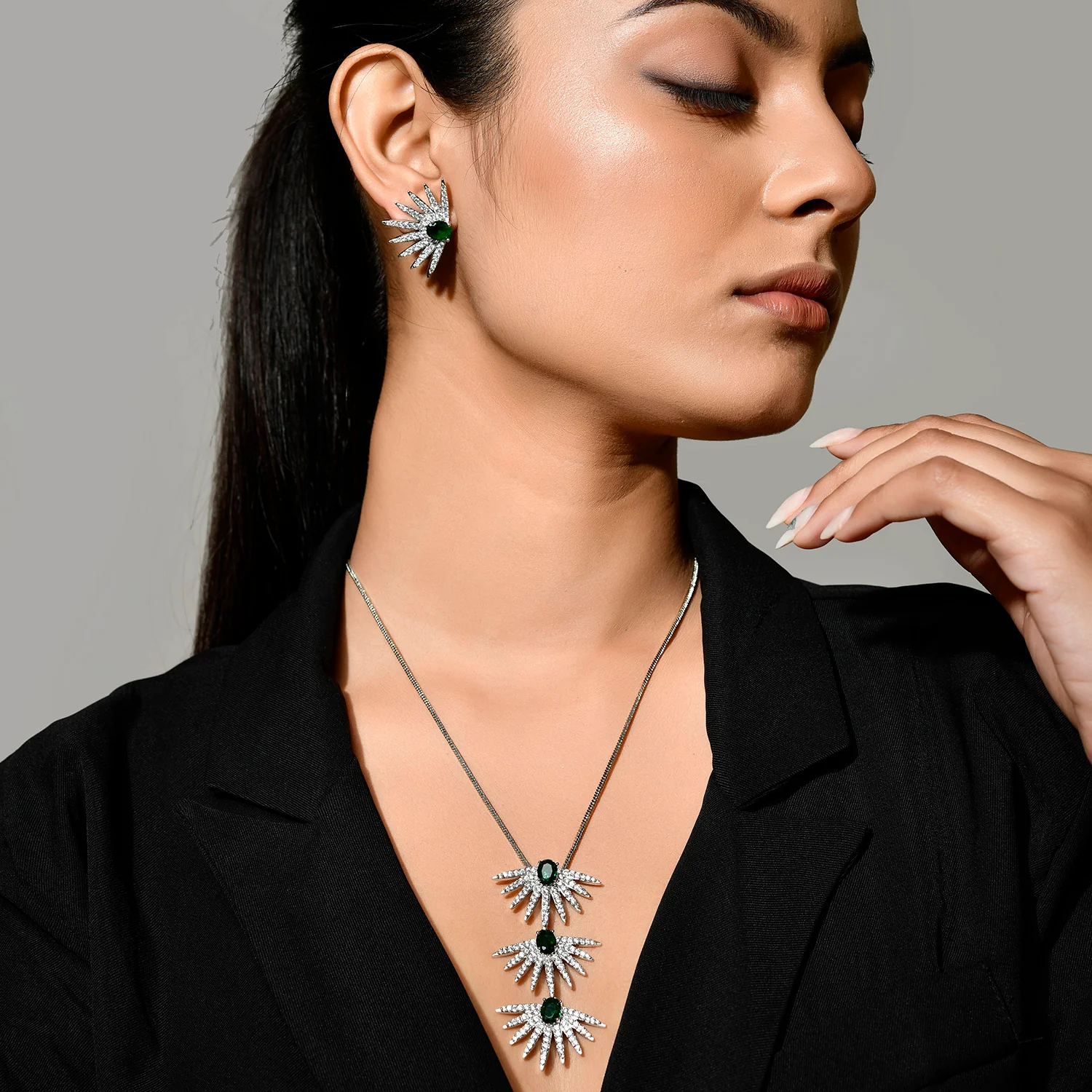 Fireworks Emerald Spark Pendant Set - Image 2