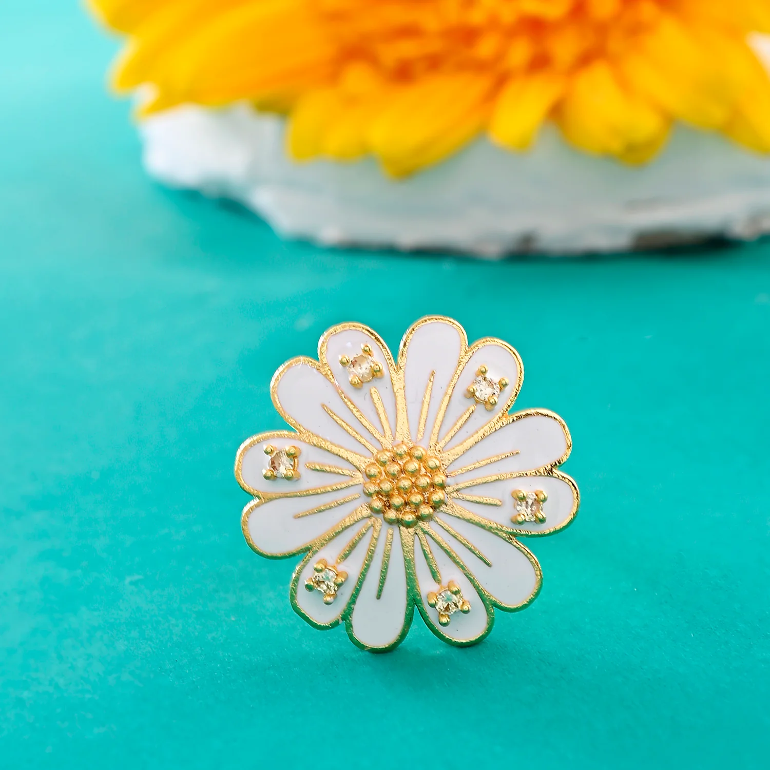 Flower Fantasy Pure Elegance Daisy White Ring