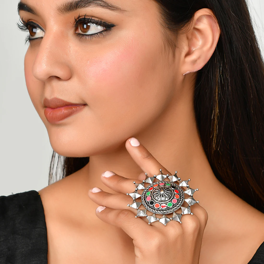 Folklore Elegant Round Silver-Plated Ring - Image 2
