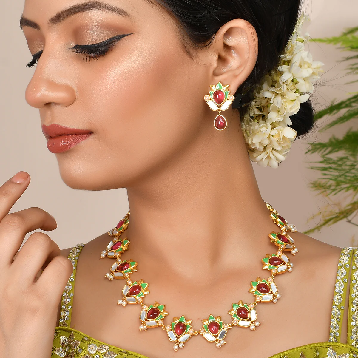 Forever More Green White Lotus Shaped Necklace Set - Image 2