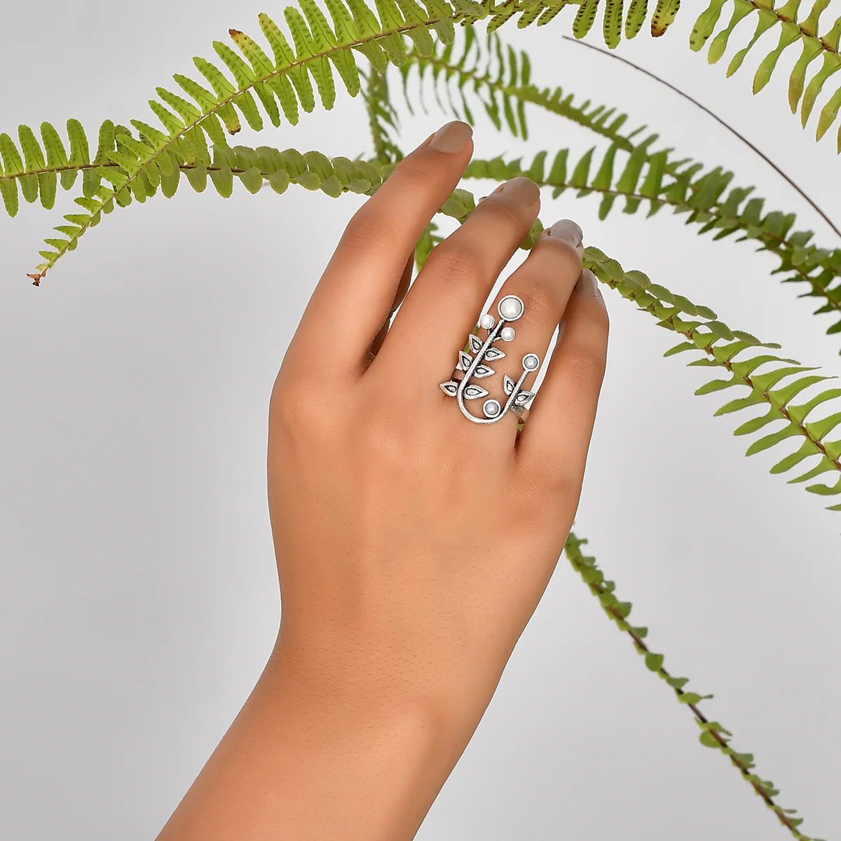 Fresh Fern Flora Ring
