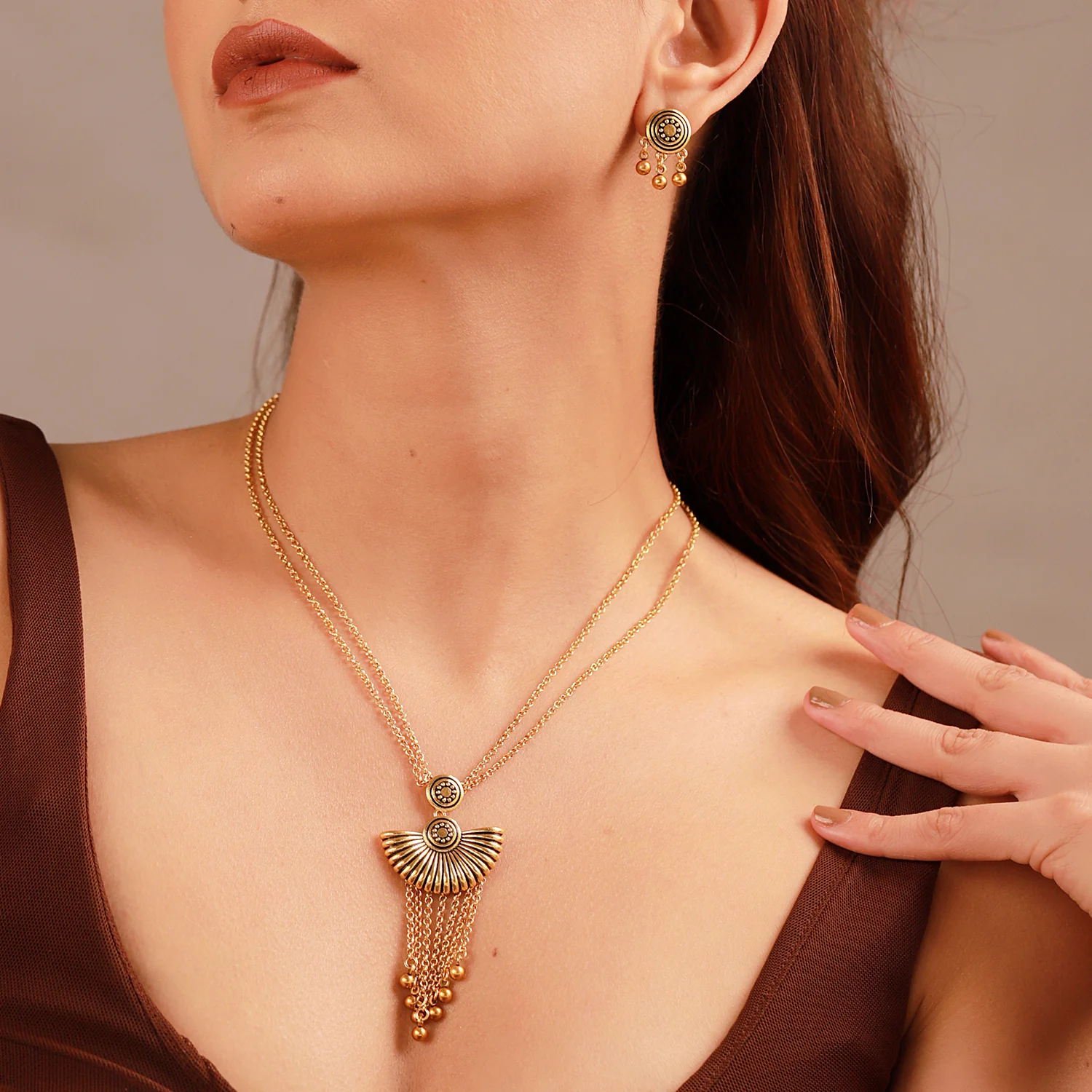Fringes Bliss Necklace Set - Image 2