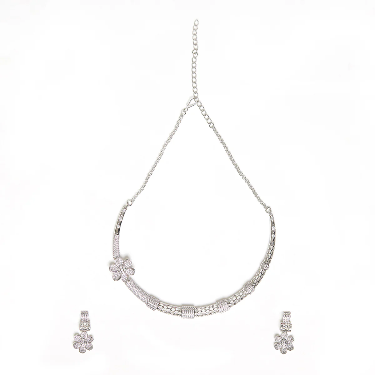 Sparkling Elegance Floral Choker Necklace Set - Image 3