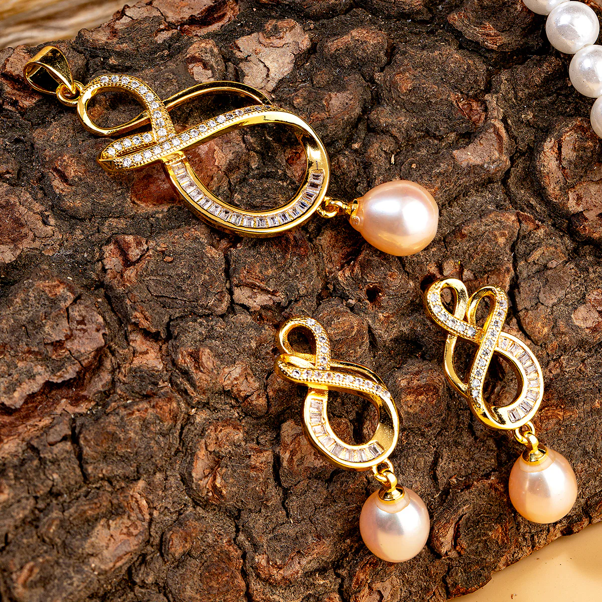 Generic Infinity American Diamond Pearl Pendant Set