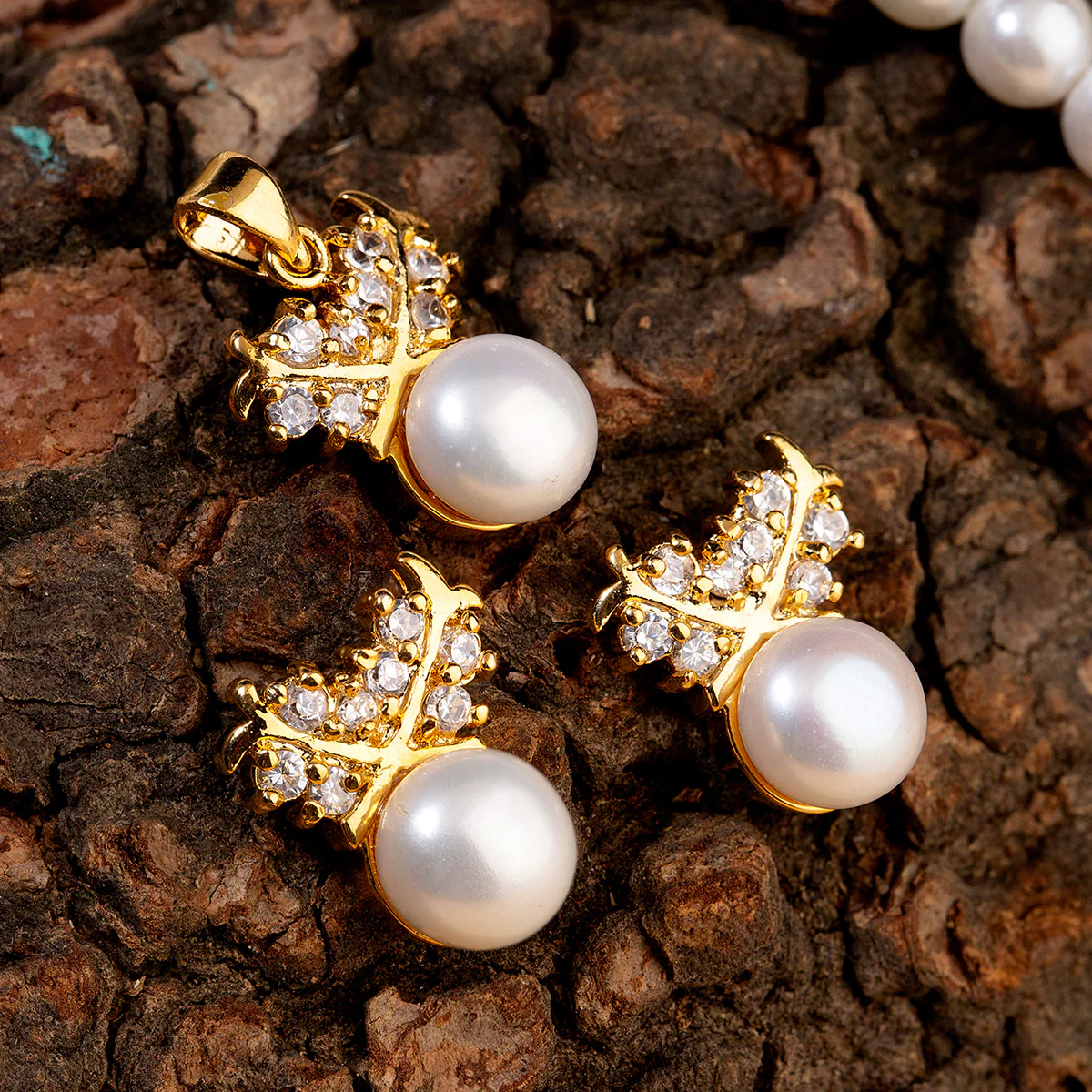 Generic Pearl Gold Plated Pendant Set
