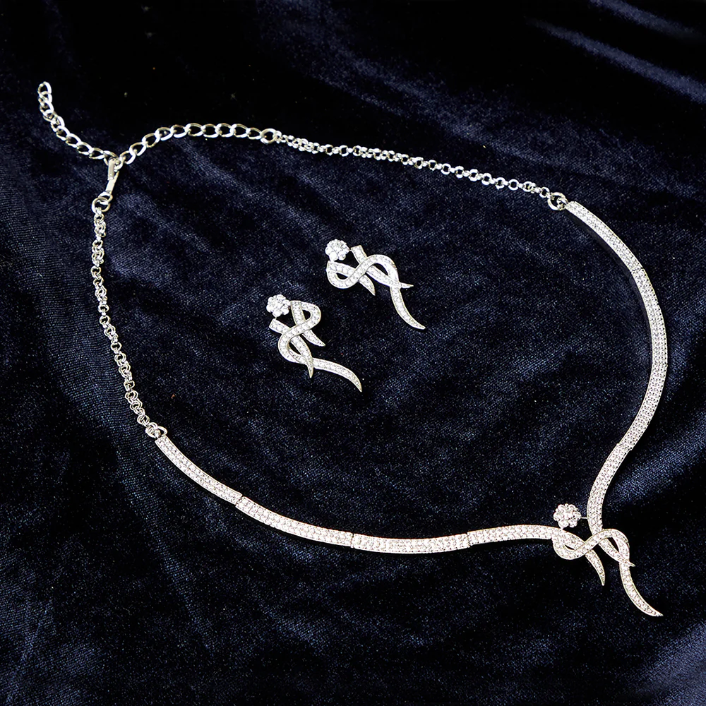 Sparkling Elegance Silver Plated Knotted Style Necklace Set