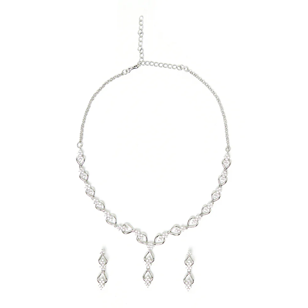 Sparkling Elegance Silver Plated Leaf Motif Necklace Set - Image 4