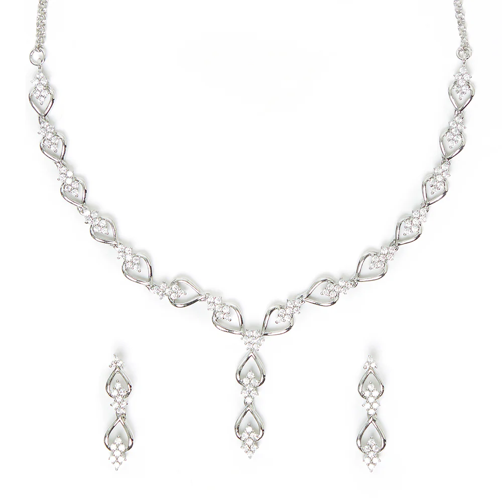 Sparkling Elegance Silver Plated Leaf Motif Necklace Set - Image 5