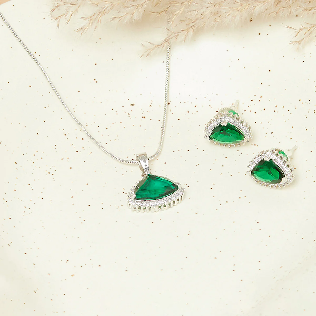 Generic women stone work pendant set